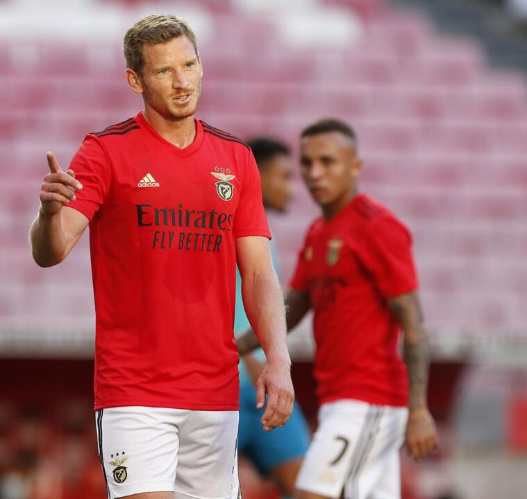 Vertonghen (central)