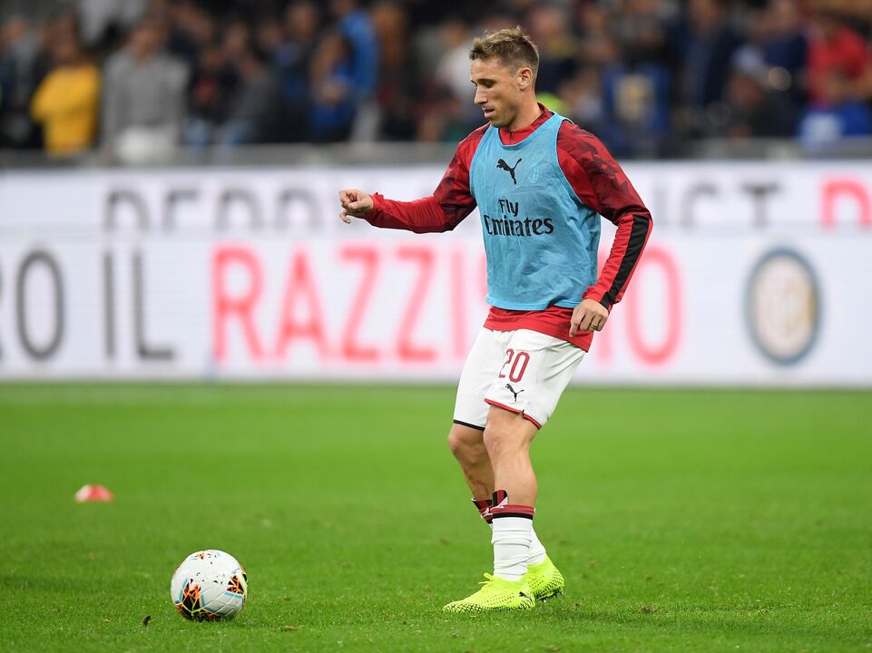 Lucas Biglia (34 anos, médio, última equipa: Milan) - Valor de mercado: 2 milhões de euros