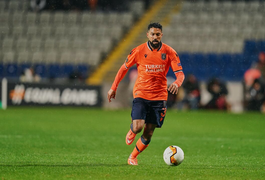 Gael Clichy (35 anos, defesa, última equipa: Istanbul Basaksehir) - Valor de mercado: 1,3 milhões de euros