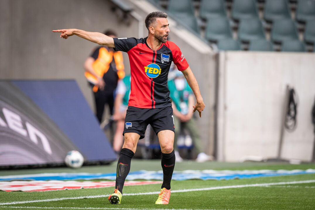 Vedad Ibisevic (36 anos, avançado, última equipa: Hertha Berlim)  - Valor de mercado: 1,2 milhões de euros