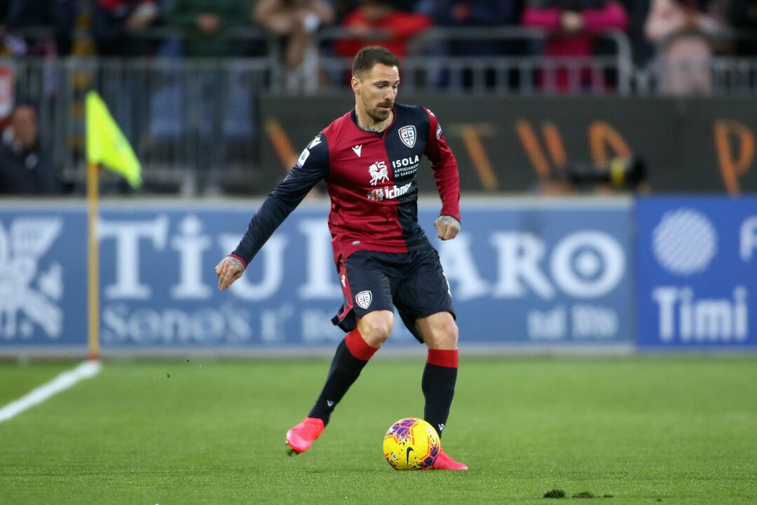 Luca Cigarini (34 anos, médio, última equipa: Cagliari) - Valor de mercado: 800 mil euros
