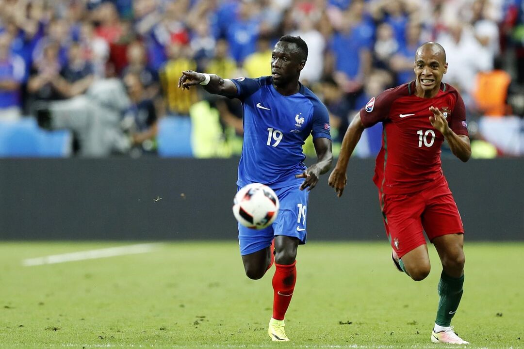 Bacary Sagna (37 anos, defesa, última equipa: Montreal Impact) - Valor de mercado: 400 mil euros