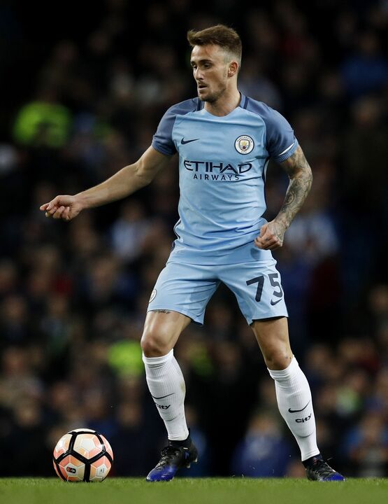 Aleix Garcia (23 anos, médio, última equipa: Manchester City) - Valor de mercado: 3,2 milhões de euros