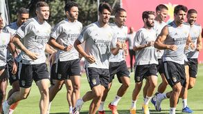 Cinco 'miúdos' chamados ao treino do Benfica