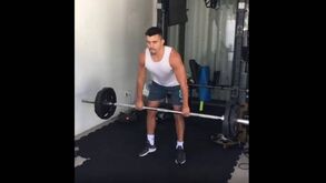 Marcos Acuña dá tudo nos treinos à espera de resolver o futuro