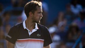 Daniil Medvedev vence Federico Delbonis e segue para a segunda ronda