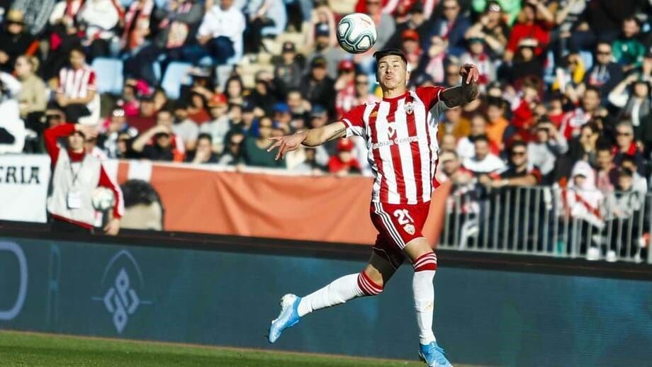 Darwin estica a corda com o Benfica: salário e comissões em causa