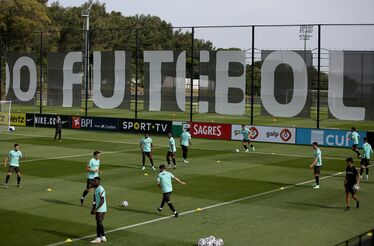 Agenda desportiva: Dois duelos ibéricos em dias frenéticos