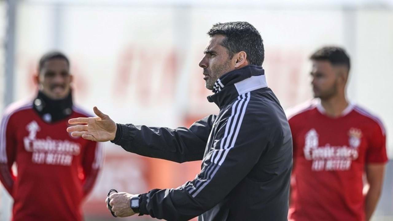 O Onze Prov Vel Do Benfica Frente Ao V Guimar Es Fotogalerias