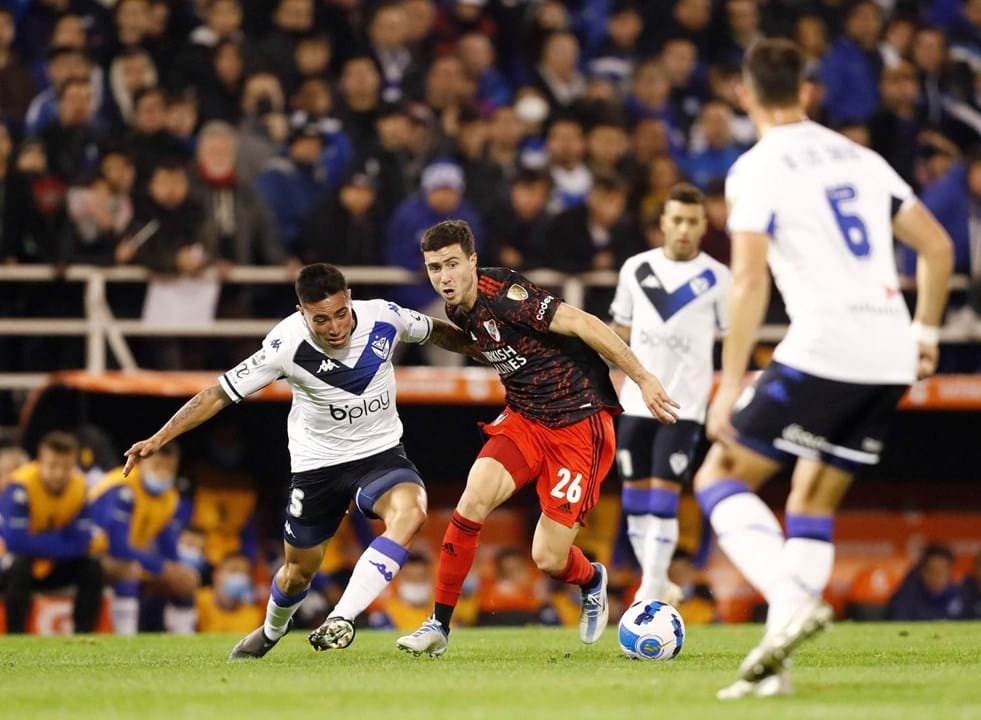 River Plate V Lez Sarsfield Millonarios Obrigados A Ganhar Aposta Na