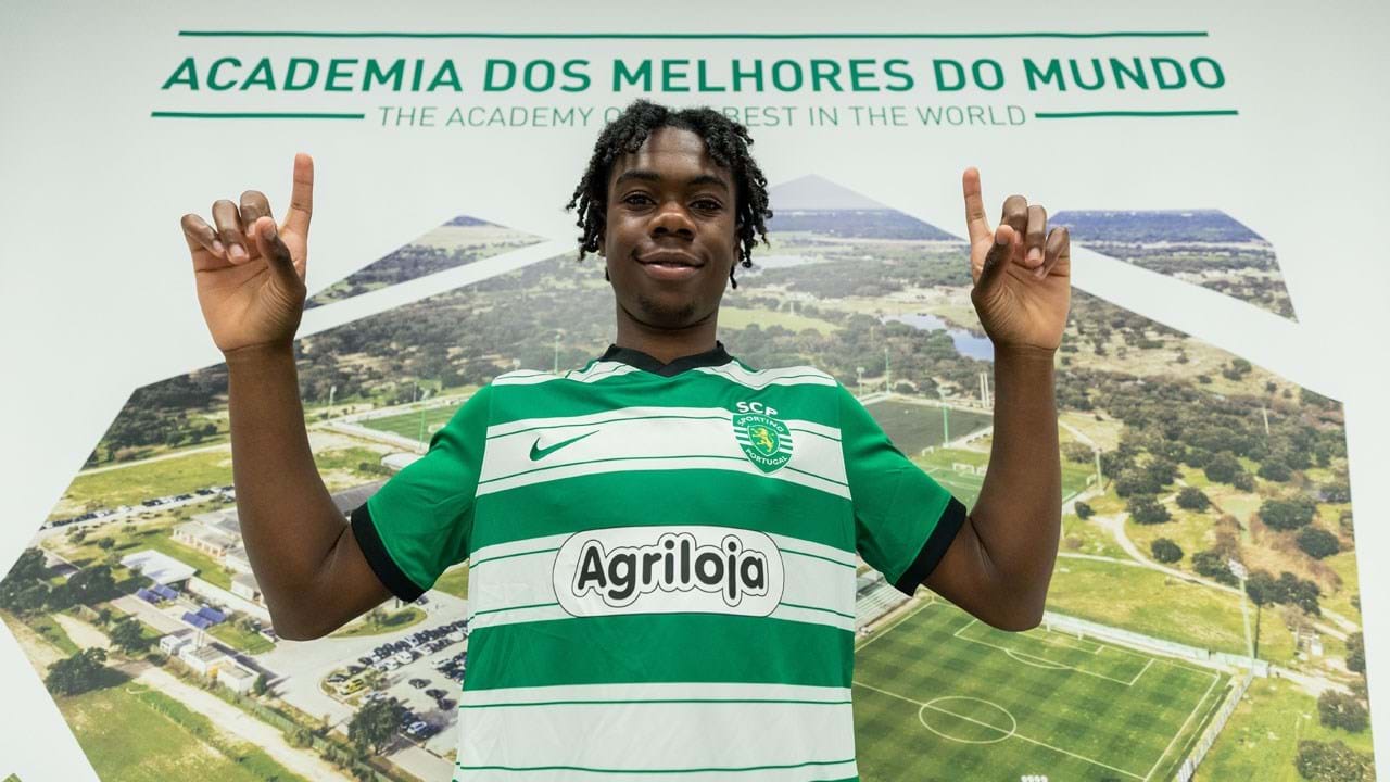 Ivanildo Mendes Assinou Contrato Profissional O Sporting Sporting