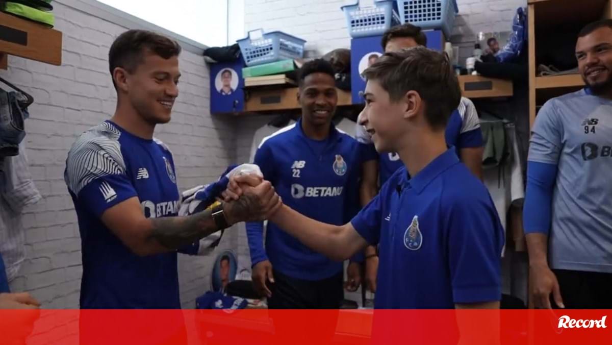 Desculpas Aceites Apanha Bolas Que Levou Bolada No FC Porto Santa