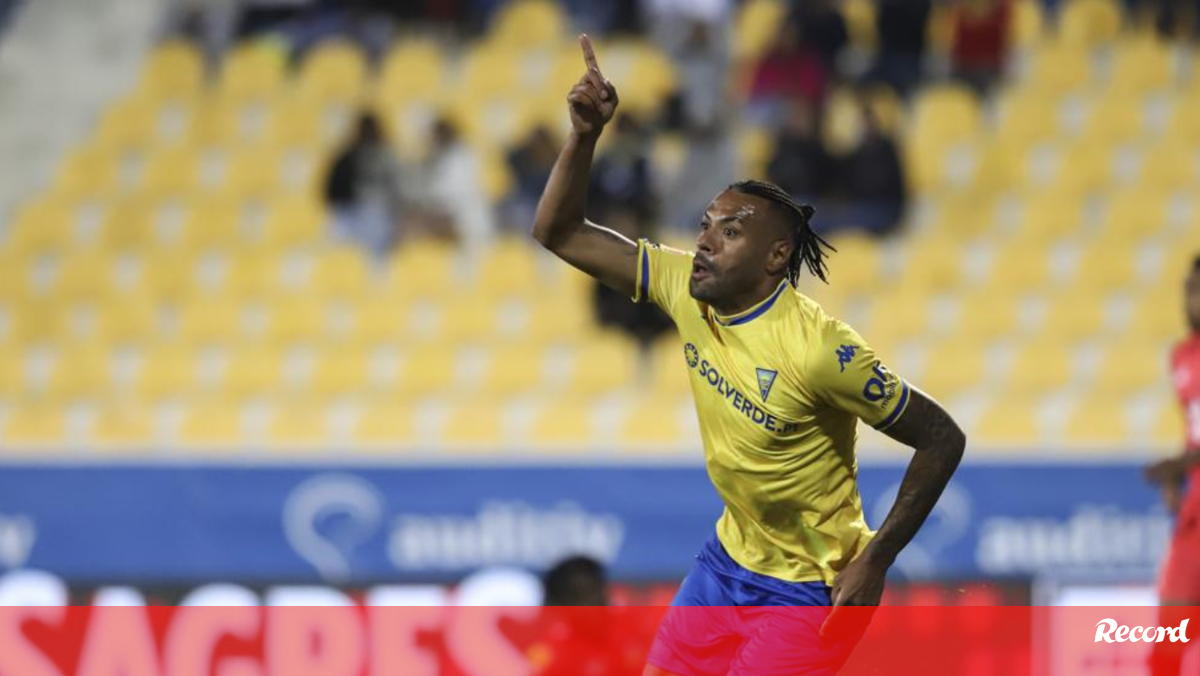 A crónica do Estoril Arouca 2 0 Ao sabor do vento e inspiração