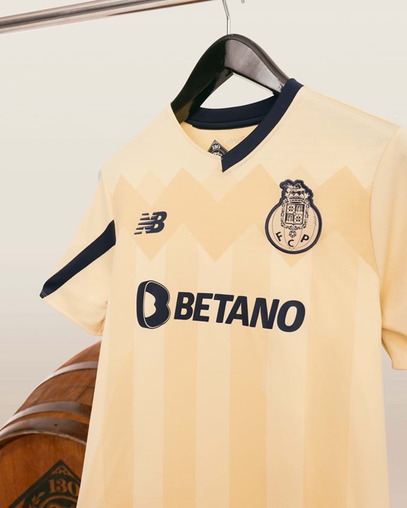 Revelada a camisola alternativa do FC Porto para a época 2023 24