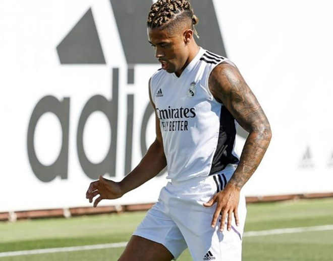 Mariano Díaz nos EUA para fazer tatuagem ilegal em Espanha LeBron