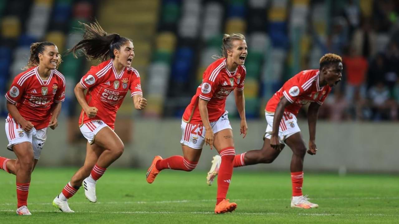 Benfica bate Sporting nos penáltis e conquista a Supertaça Futebol