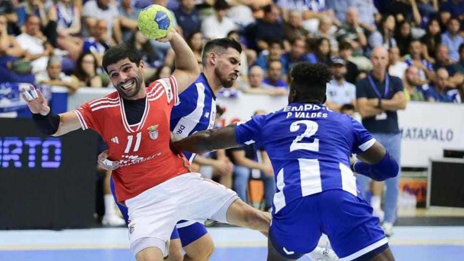 FC Porto bate Benfica no Dragão Arena e regressa às vitórias no