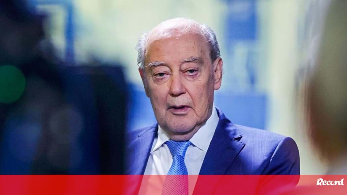 Pinto da Costa comprou mais 4 156 ações da SAD do FC Porto FC Porto