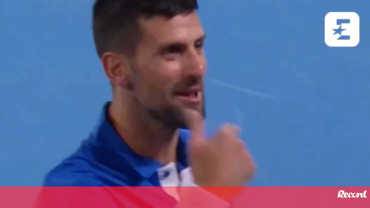 Djokovic reage a provocação de adepto no Open da Austrália Vídeos