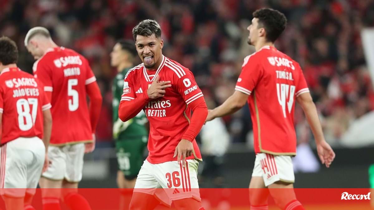 Marcos Leonardo J Deixou Arthur Para Tr S Benfica Jornal Record