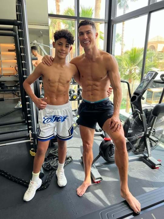 Cristiano Ronaldo mostrou foto o filho após treino e reações