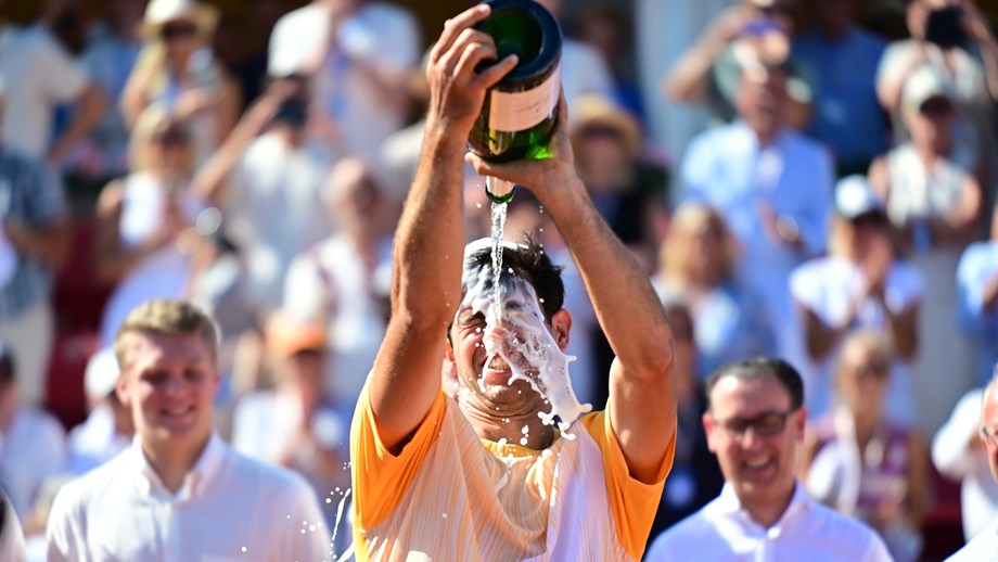 Histórico Nuno Borges derrota Rafael Nadal e conquista ATP 250 de