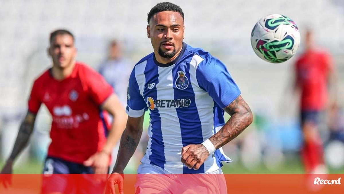 Oficial Wendel Silva Cedido Pelo FC Porto Ao Santos FC Porto