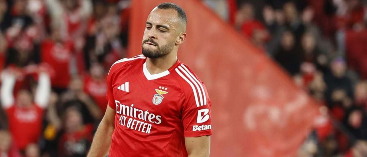 Arthur Cabral S Sai Por Milh Es De Euros Sad Do Benfica N O Quer