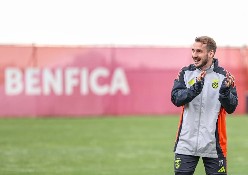 Benfica Fecha Prepara O Para O Jogo Estrela Da Amadora As Imagens