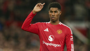 Marcus Rashford joga pelo Manchester United