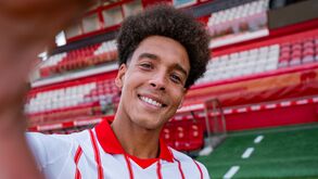 Witsel oficializado no Girona