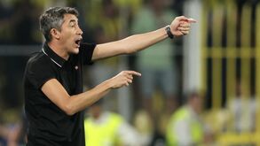 Bruno Lage durante o Fenerbahçe-Benfica