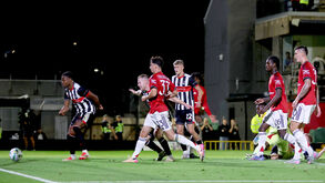 O Manchester united foi eliminado da Taça da Liga inglesa pelo Grimsby Town 
