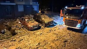 Casa onde vive a família de Sudakov atingida por bombardeamentos russos