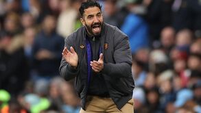 Van der Sar espera que Amorim tenha apoio da direção do Manchester United