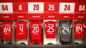 Balneário do Benfica pronto para o jogo desta noite frente ao Qarabag