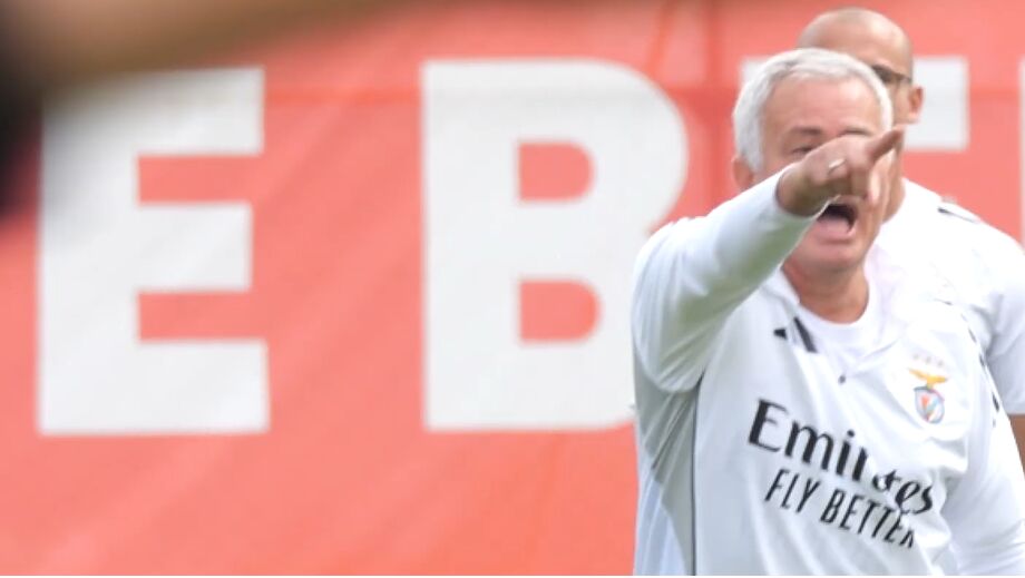 A noite no Seixal, a visita a todos os departamentos e o 'abanão mental': Mourinho pôs mãos à obra