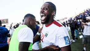 Jogadores de Cabo Verde celebram a qualificação para o Mundial2026 no Estádio Nacional, Praia