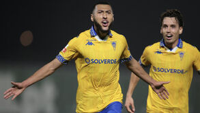 Begraoui marca dois golos na vitória do Estoril contra o Rio Ave por 4-0