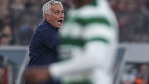 Mourinho durante o dérbi com o Sporting