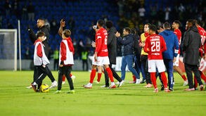 Jogadores do Santa Clara no final do jogo com o Sporting