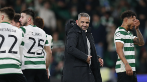 Rui Borges sorri após a vitória histórica do Sporting sobre o PSG
