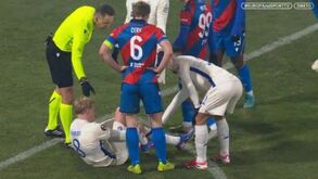 Alarme no Dragão: Froholdt faz exames médicos após jogo em Plzen