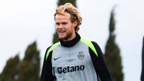 Conversas com Rui Borges e estrutura e sorrisos no treino: o dia de Hjulmand depois da exclusão do jogo