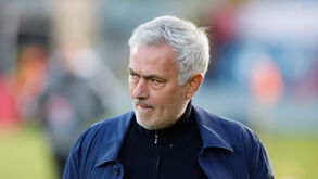 José Mourinho reage após jogo com Santa Clara