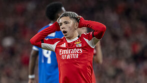 Camisola usada por Prestianni no Benfica-Real Madrid em leilão