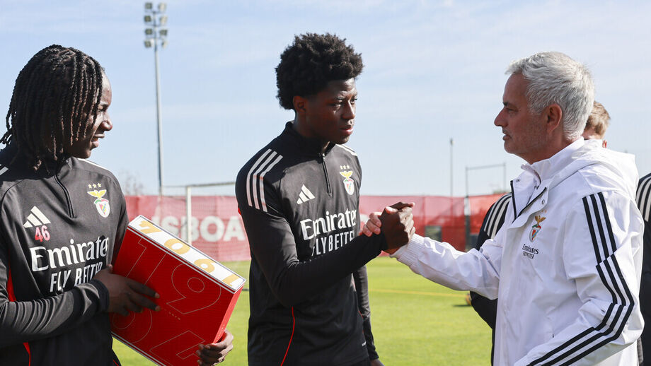 Treinador do Benfica fala da aposta em jovens jogadores