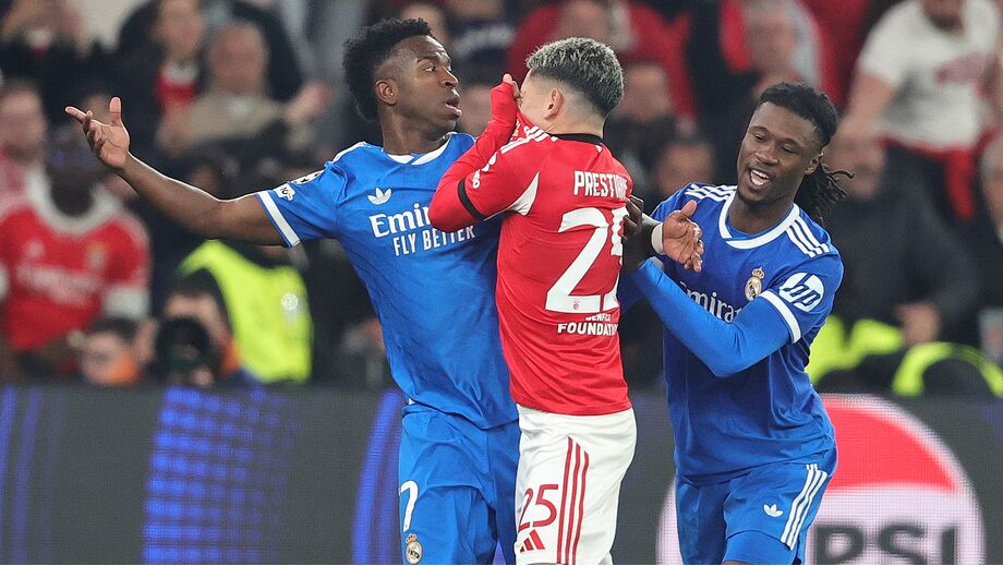 Prestianni juntou todos no Seixal: o desabafo do argentino depois do caso com Vinícius Jr.