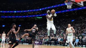 Neemias Queta frente aos Sixers