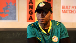 Diouf e a nova camisola do Senegal para o Mundial: «É tão linda que até já liguei ao Mané»